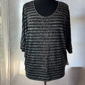 3/4 domain sleeve embellishment top - b/l 30”